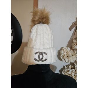 Cream Cashmere Pom Beanie – Youth | Crystal CC-Style Detail
